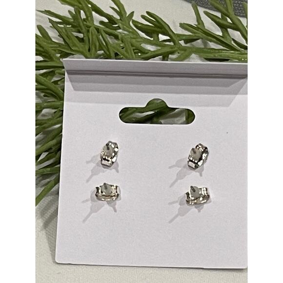 2 Pairs Of Stud Earrings - Picture 3 of 3
